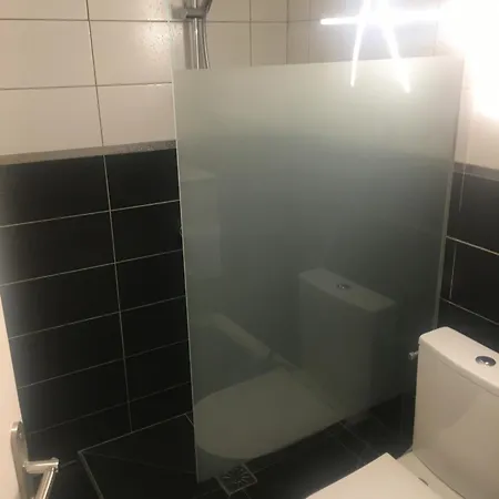 Jolie 2 Pieces Avec Terrasse Jusqu'a 5 Personnes Centre Apartment